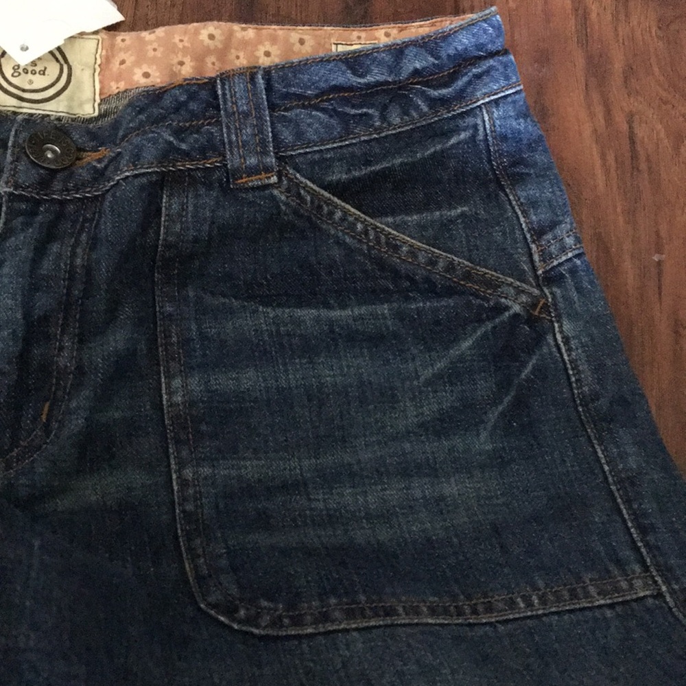 Woman’s short - Picture 4 of 4